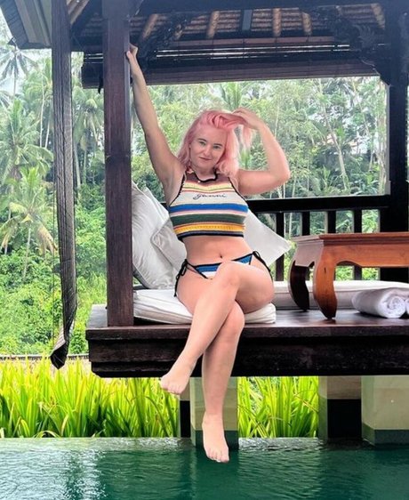 Grace Chatto pretty actress image