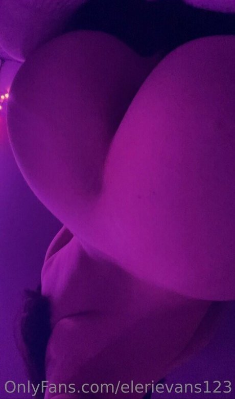 Eleri Evans model top pictures