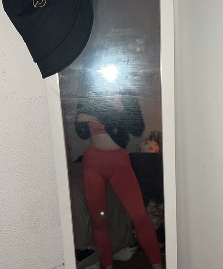 Eleri Evans pornographic model pic