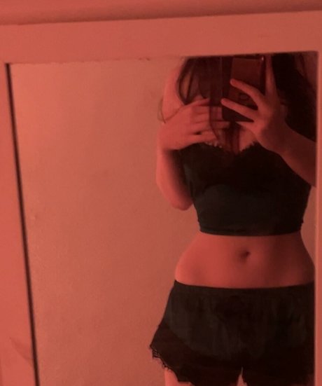 Eleri Evans star hot galleries