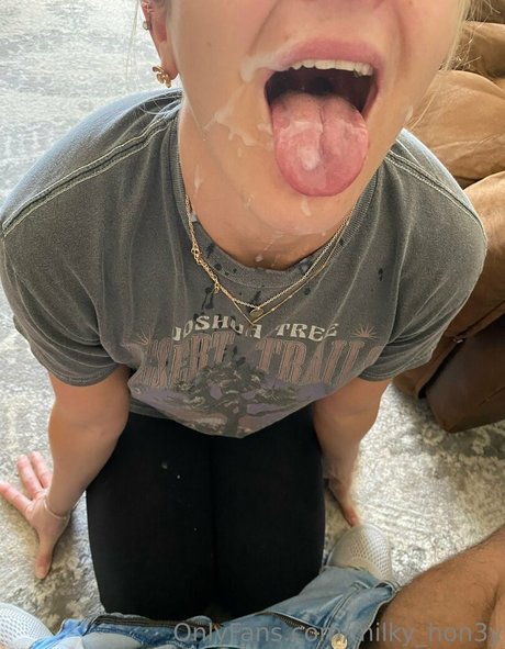 milky hon3y nudes model pictures