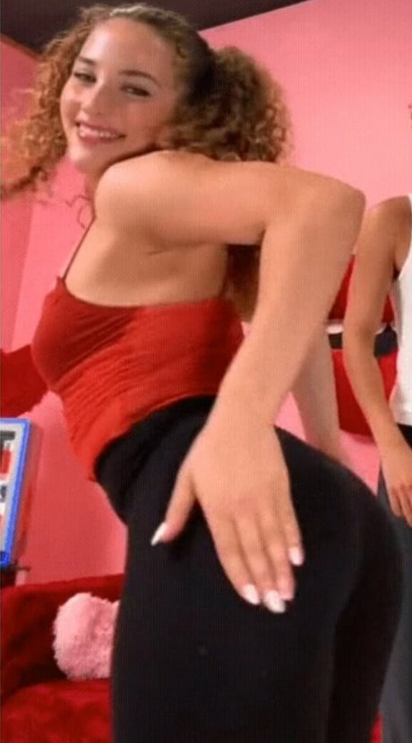 Sofie Dossi pornstar nude photos