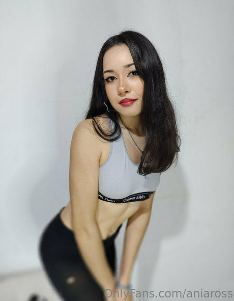 aniaross sexy model img