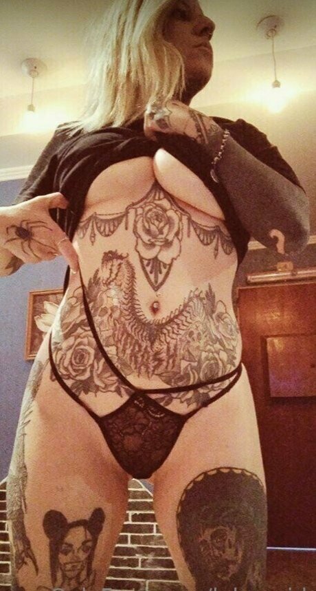 lelymaid nude model pics