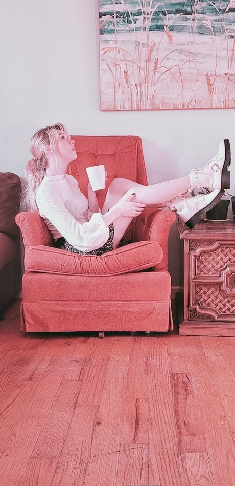 sativaskies naked actress pictures