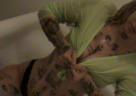 Velvetears nudes model photos