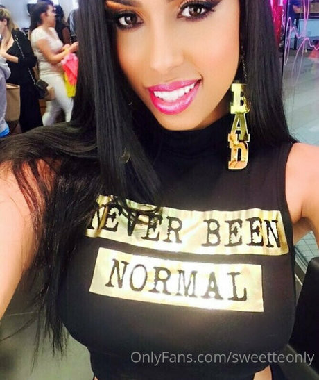 sweetteonly nude actress pic