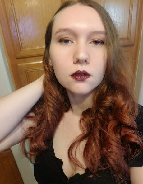 enterthelunaverse naked actress img