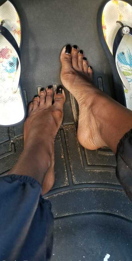 cfootgoddessx model free photo