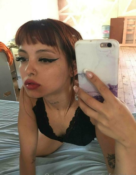 sofisfreckles model top pic