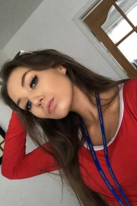 Elise Clayton free model pic