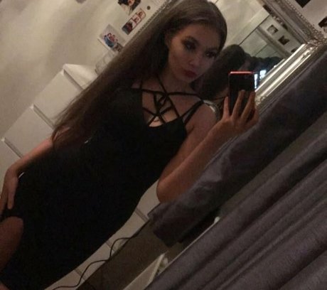 Elise Clayton nude pornstar picture