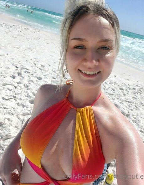 MistyCutie star beautiful gallery