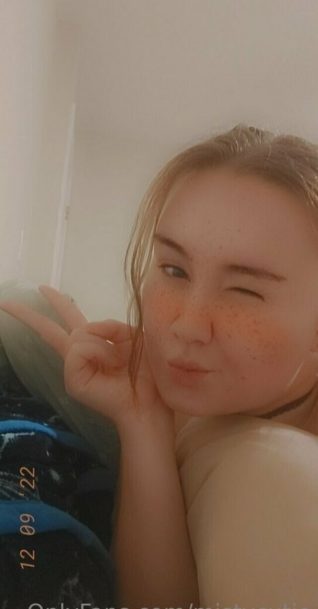 MistyCutie hot star images