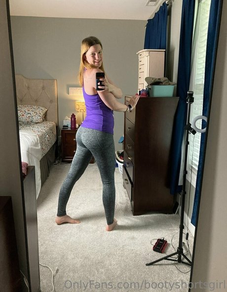 bootyshortsgirl pornstar naked photos