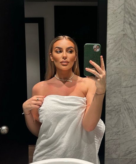 Danielle Tilly Wright star top galleries