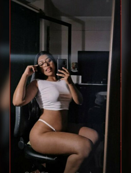 yarissalove pornographic star pic