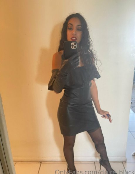 claire black star art image