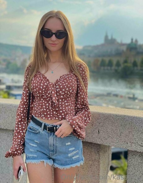 kassaria model naked img