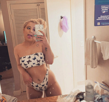 xobabyyy1 model naked gallery