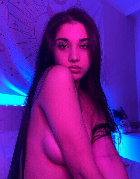 owlydiaa model hd image