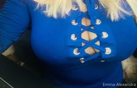 uniquilyyours model exclusive images