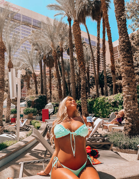 andi111 model nude images