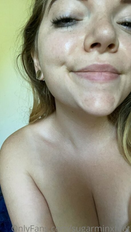 wicked minx model top photo