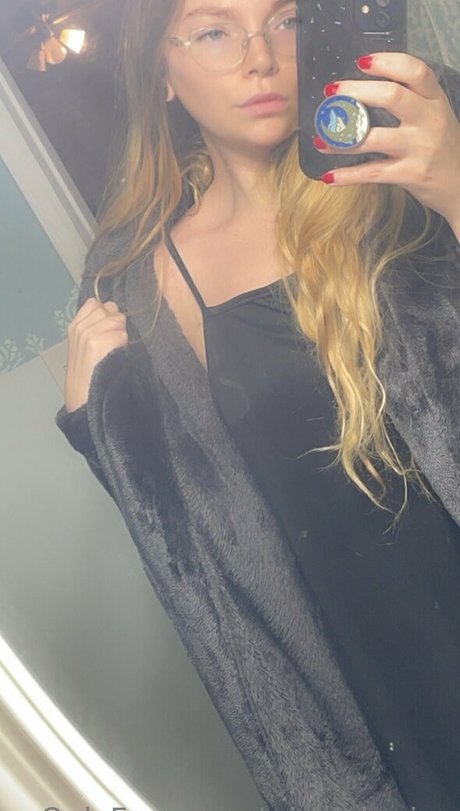 wicked minx model top pics