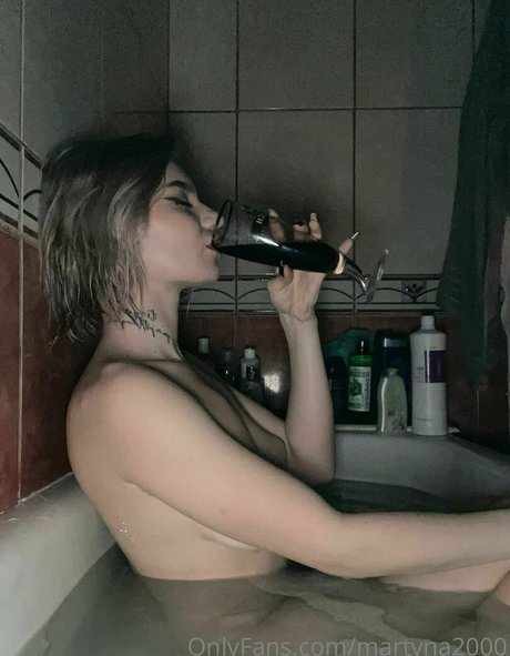 martyna2000 model perfect pics