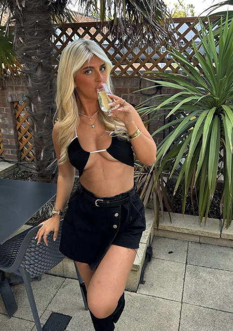 izzytaffs sex actress images