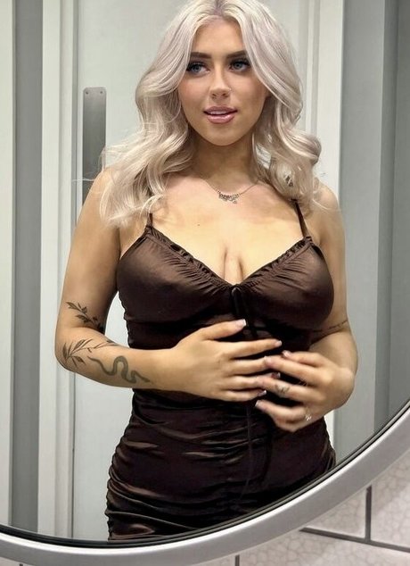 Emma C pornographic star gallery