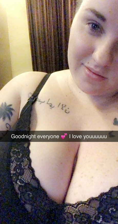 hookahqueeensfw pornstar image