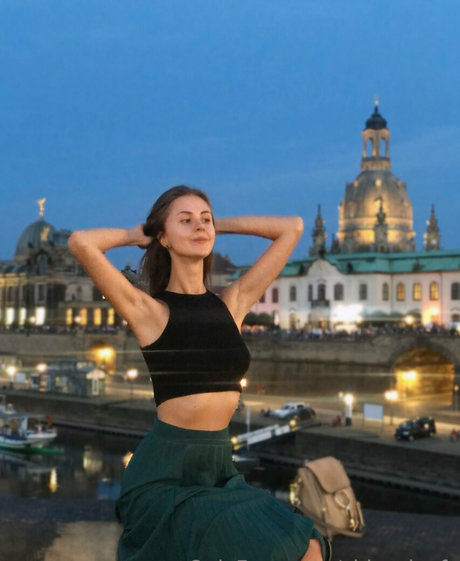 Chloe Leafs model sexy galleries