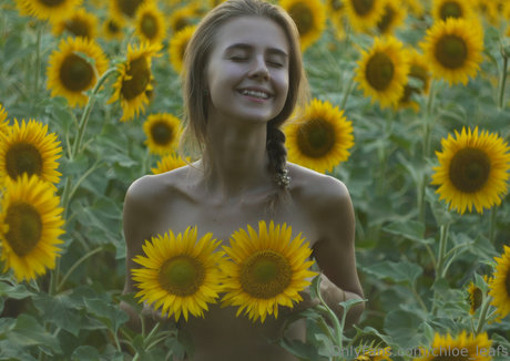 Chloe Leafs erotic pornstar photo