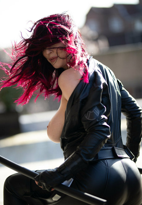 januaryembersxo hot actress gallery