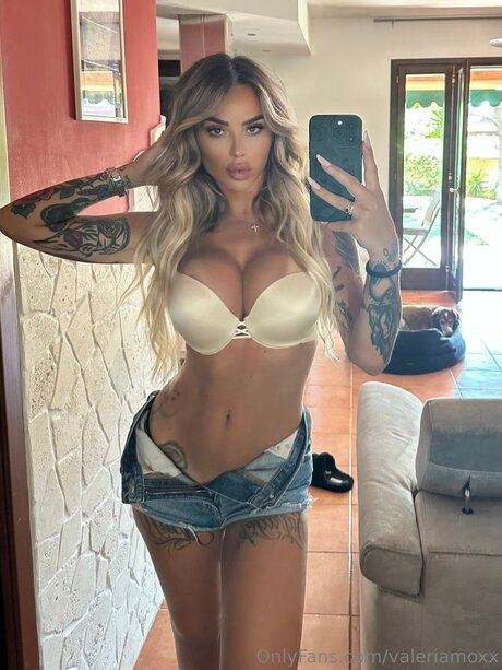 valeriamoxx porn actress galleries