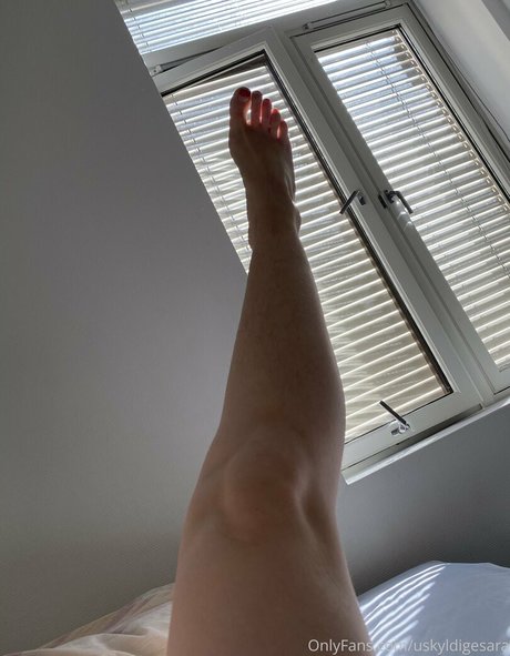 uskyldigesara star sexy photos