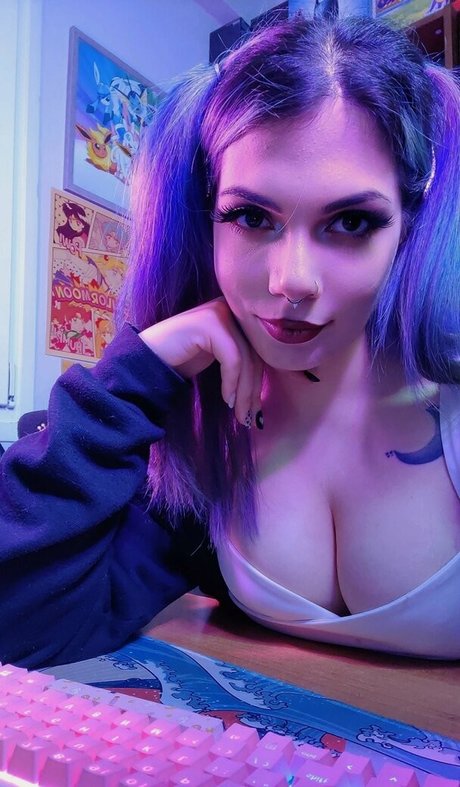 Megaptera pretty model img