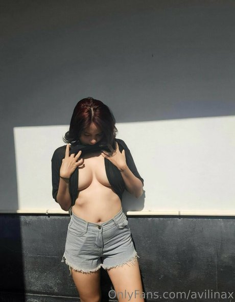 avilinax nice model pics