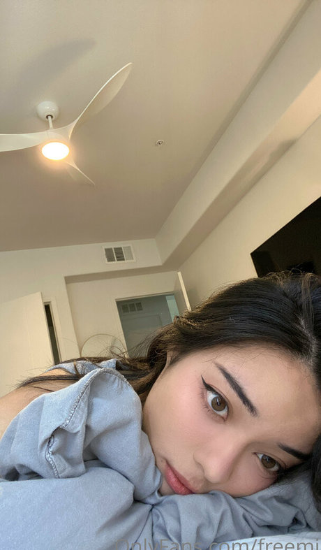 freemi naked actress photo