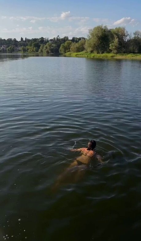 Shanti Tan porn model pic