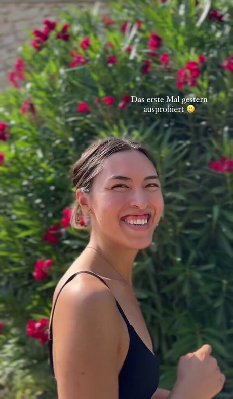 Shanti Tan pretty star photo