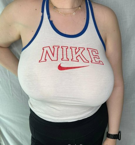 busty lyra nice actress archive