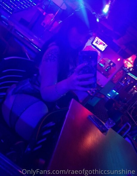 raeofgothiccsunshine nude model photo