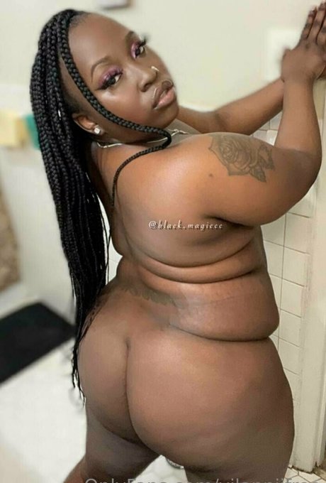 vilanniifree xxx pornstar img