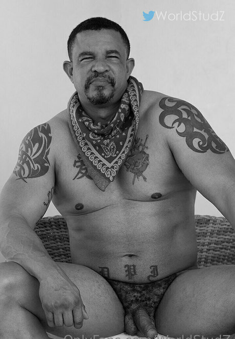 worldstudz model naked img