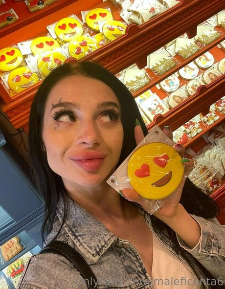 maleficenta69 pretty model pic