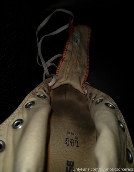 hypnoticsorceress model hot pic