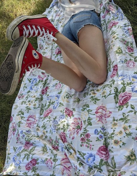 hypnoticsorceress exclusive actress images